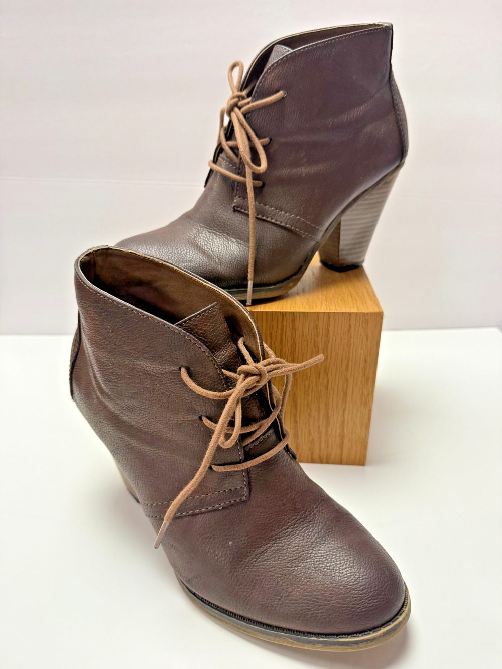 MIA Brown Lace Up Ankle Booties Chunky Heel Casual Everyday Style Womens 7